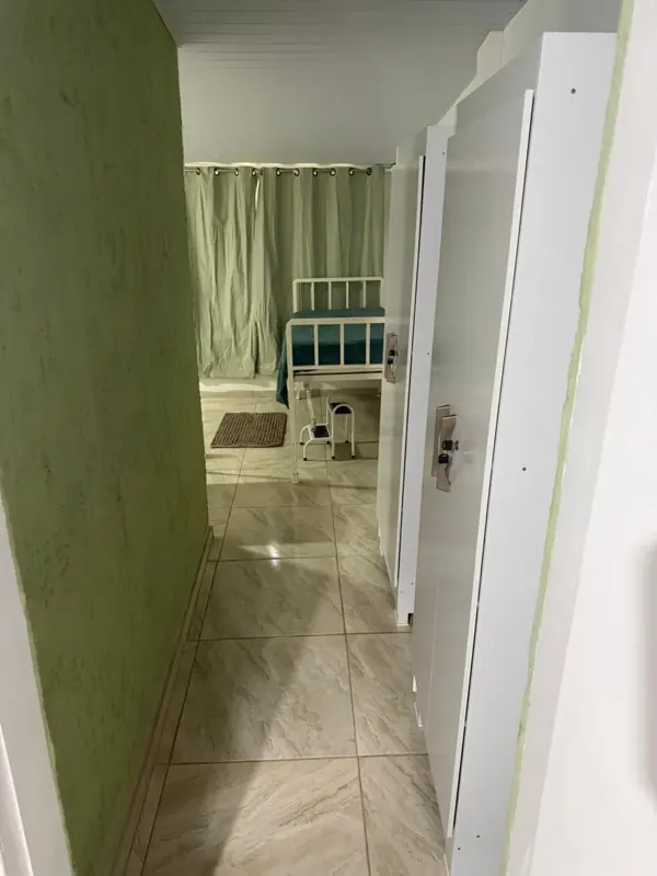 Enfermaria da unidade Piraí do Grupo Triunfo, clínica de saúde mental e dependência química