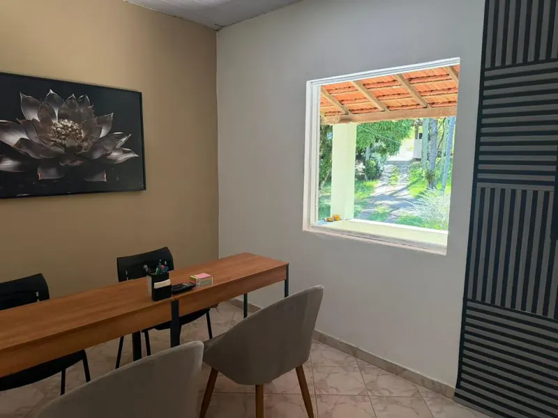 Sala de atendimento da unidade Piraí do Grupo Triunfo, clínica de saúde mental e dependência química