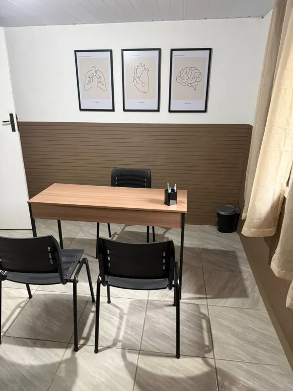 Sala de atendimento da unidade Piraí do Grupo Triunfo, clínica de saúde mental e dependência química